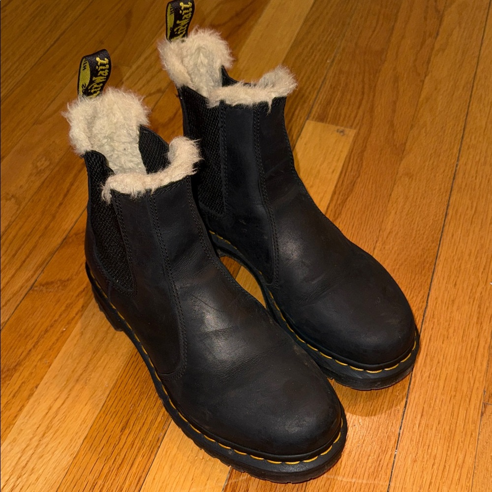 Dr. Martens Black Fur-Lined Women's Boots, Chelsea boots size 9, fits 8.5